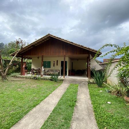 Lumiar Casa Solar Churrasqueira Com 3 Quartos Sendo Um Suite Arejada, Jardim A 700M Do Centro Buitenkant foto